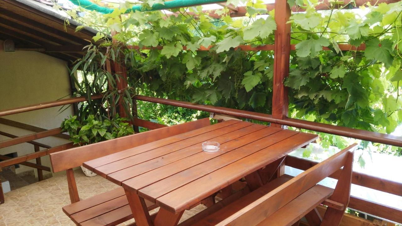 Къща Под Наем Petrova Hotel Cherven  Ngoại thất bức ảnh