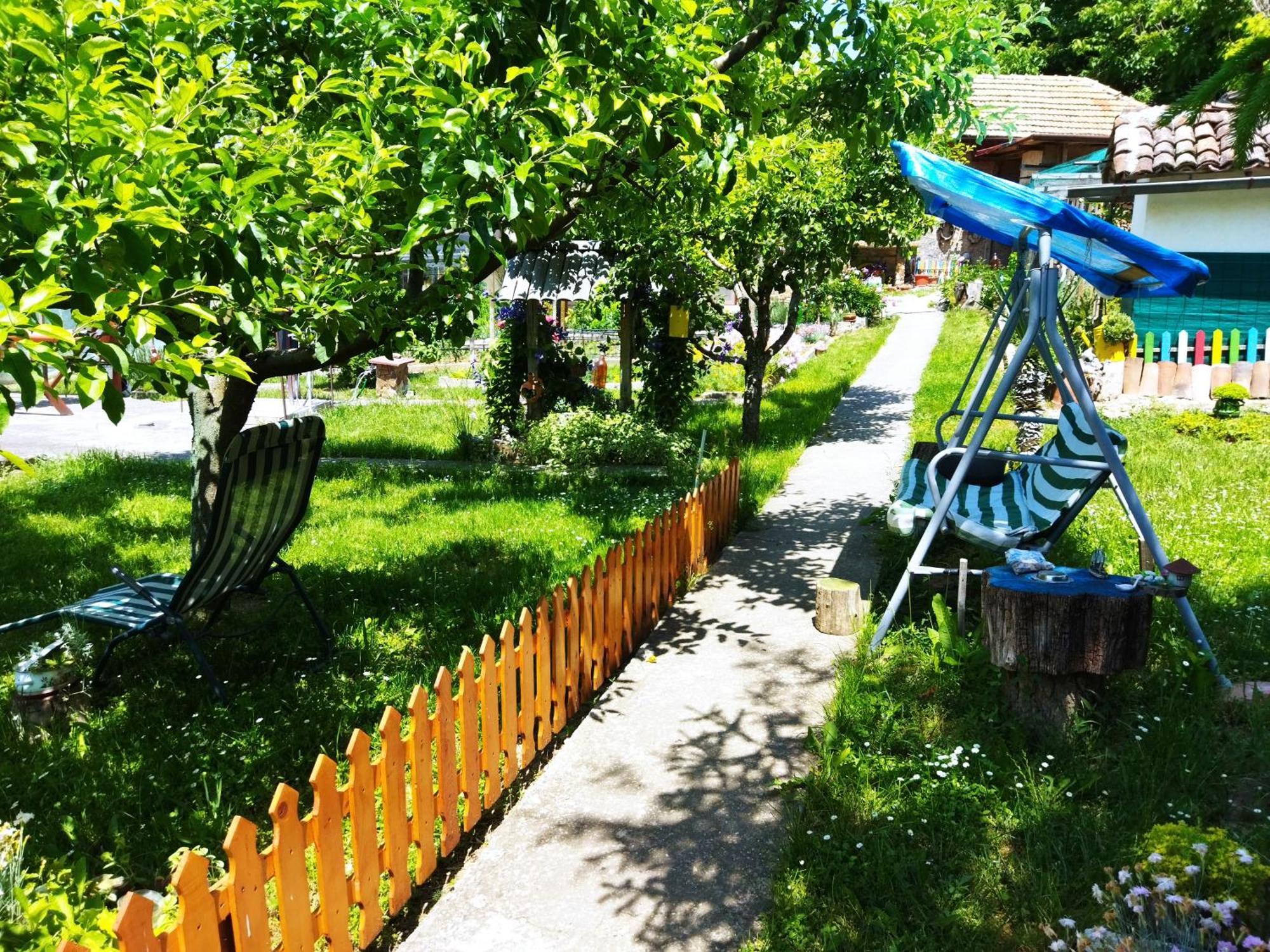 Къща Под Наем Petrova Hotel Cherven  Ngoại thất bức ảnh