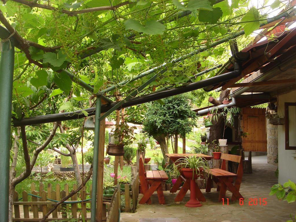 Къща Под Наем Petrova Hotel Cherven  Ngoại thất bức ảnh
